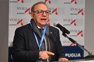 Scopri di più sull'articolo Dimensionamento scolastico in Puglia: la risposta del segretario  regionale Snals Vito Masciale alle affermazioni dell’assessore regionale Leo .